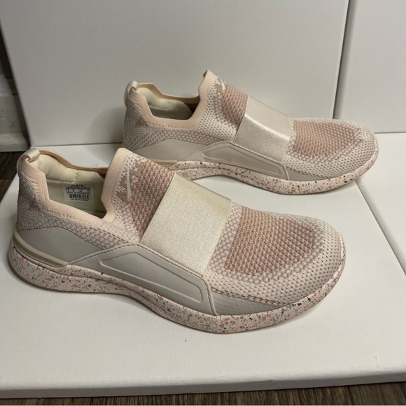 Women’s APL techloom bliss - Picture 3 of 8